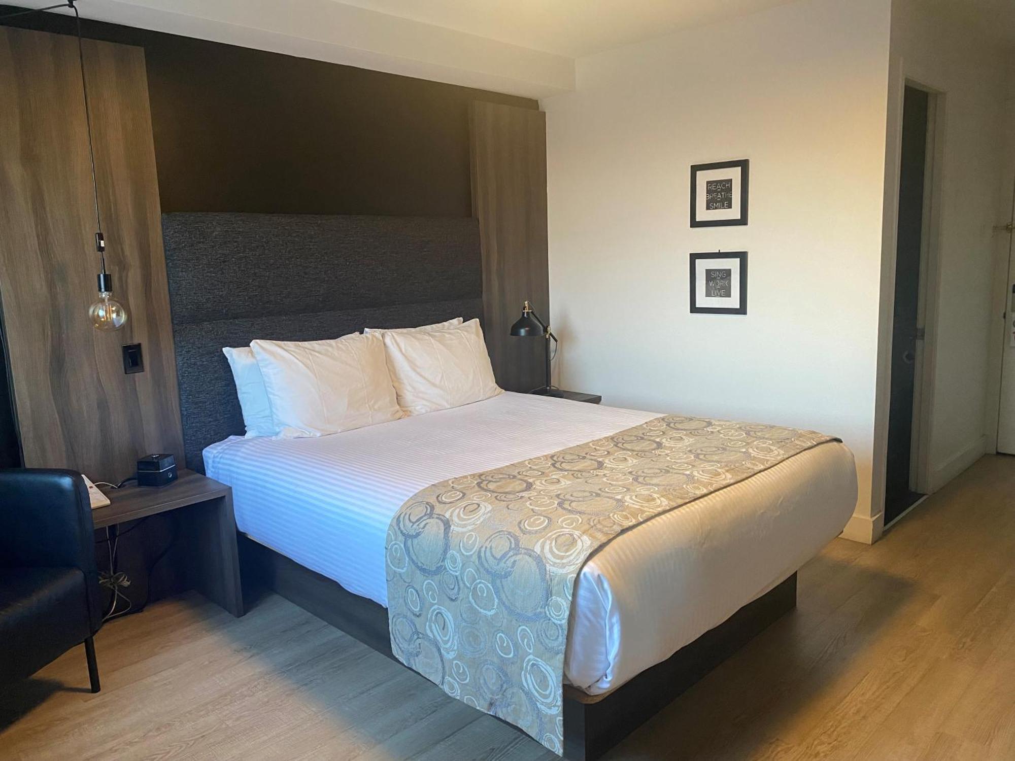 Hotel Centre-Ville Монмани Екстериор снимка